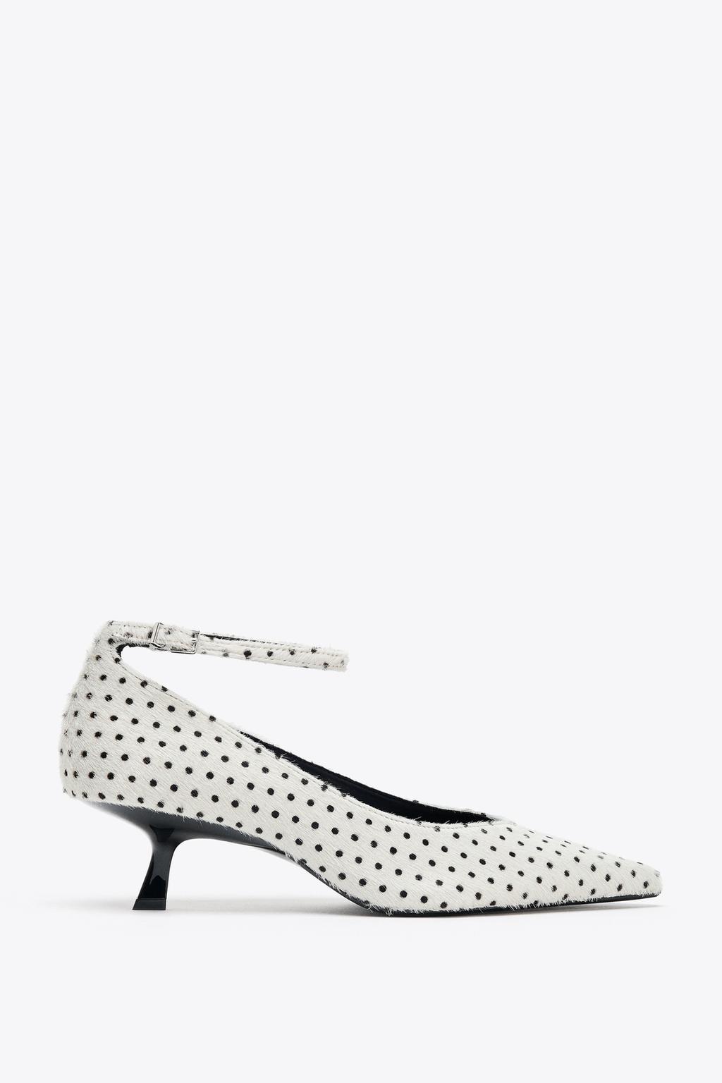 Туфли на каблуке из кожи и овечьей шкуры в горошек
