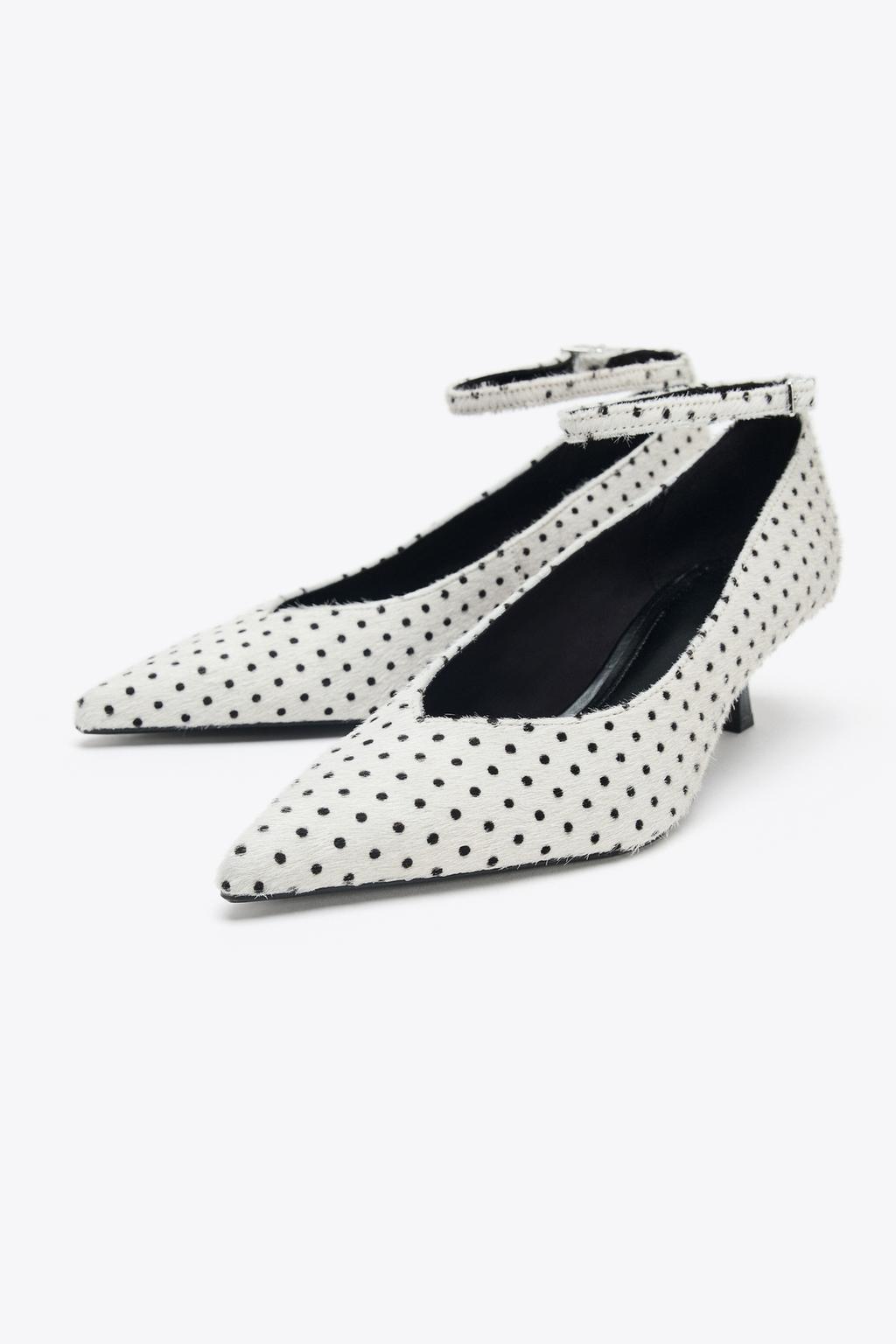 Туфли на каблуке из кожи и овечьей шкуры в горошек