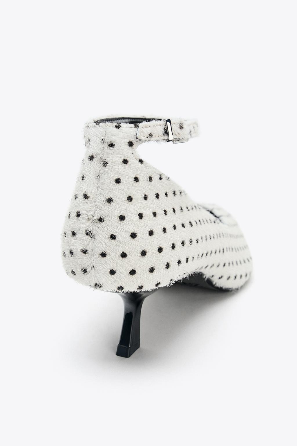 Туфли на каблуке из кожи и овечьей шкуры в горошек