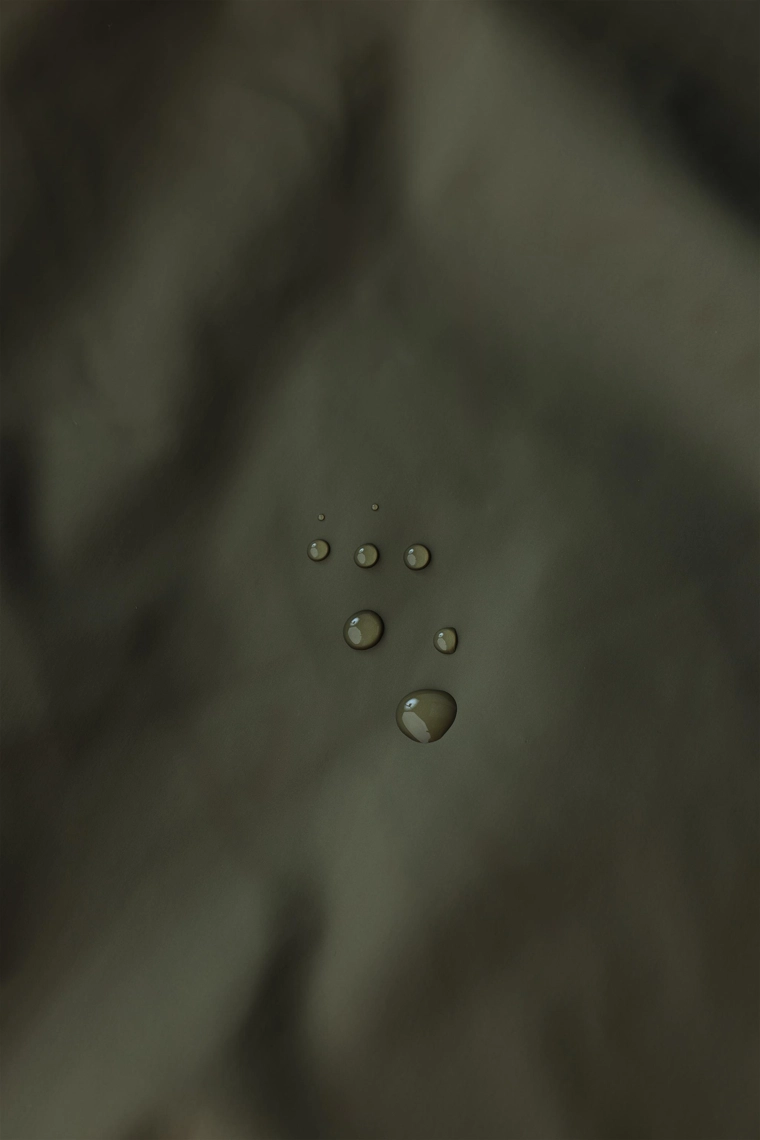 ПРОРЕЗИНЕННАЯ КУРТКА WATER REPELLENT НА ИСКУССТВЕННОЙ ОВЧИНЕ