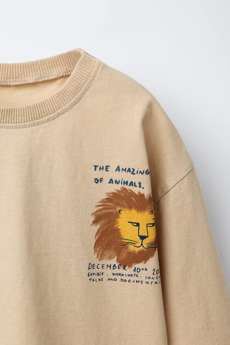 ЛОНГСЛИВ С ПРИНТОМ «ЛЕВ»