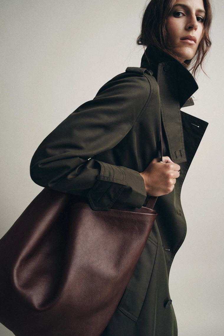 КОЖАНАЯ СУМКА-МЕШОК С ДВОЙНЫМ ОТДЕЛЕНИЕМ