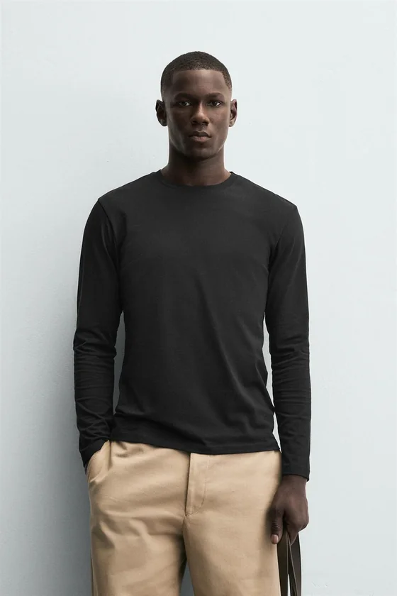 БАЗОВАЯ ФУТБОЛКА SLIM FIT