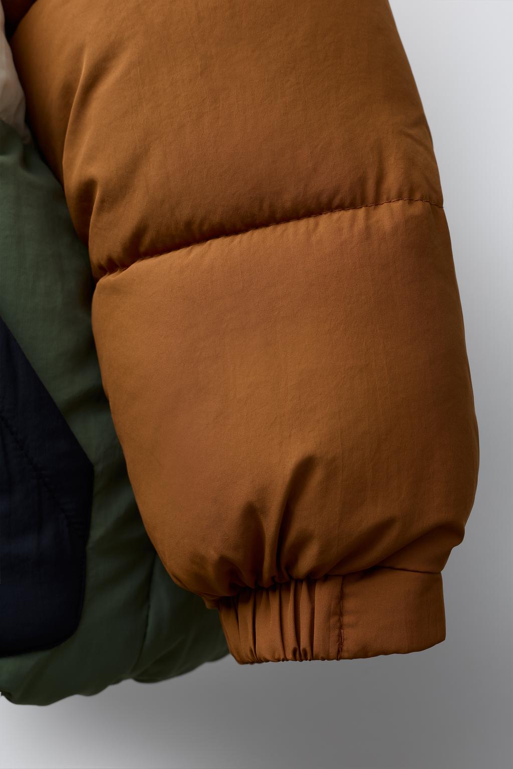 СТЕГАНАЯ КУРТКА COLOR BLOCK WATER REPELLENT