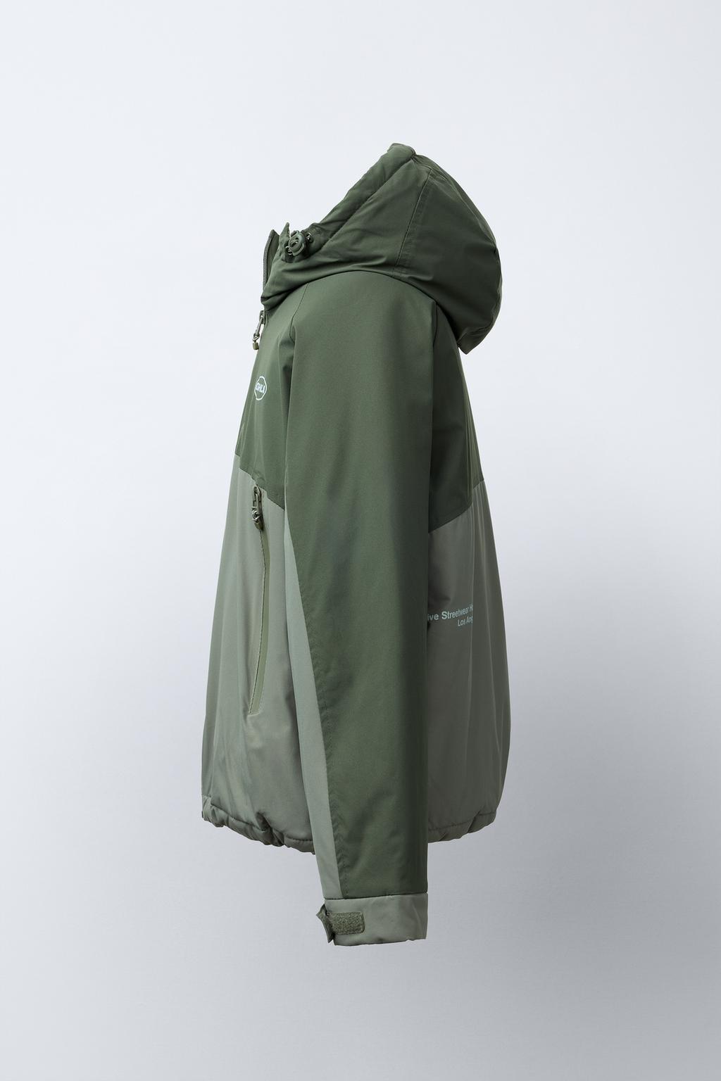 Пуховик с капюшоном