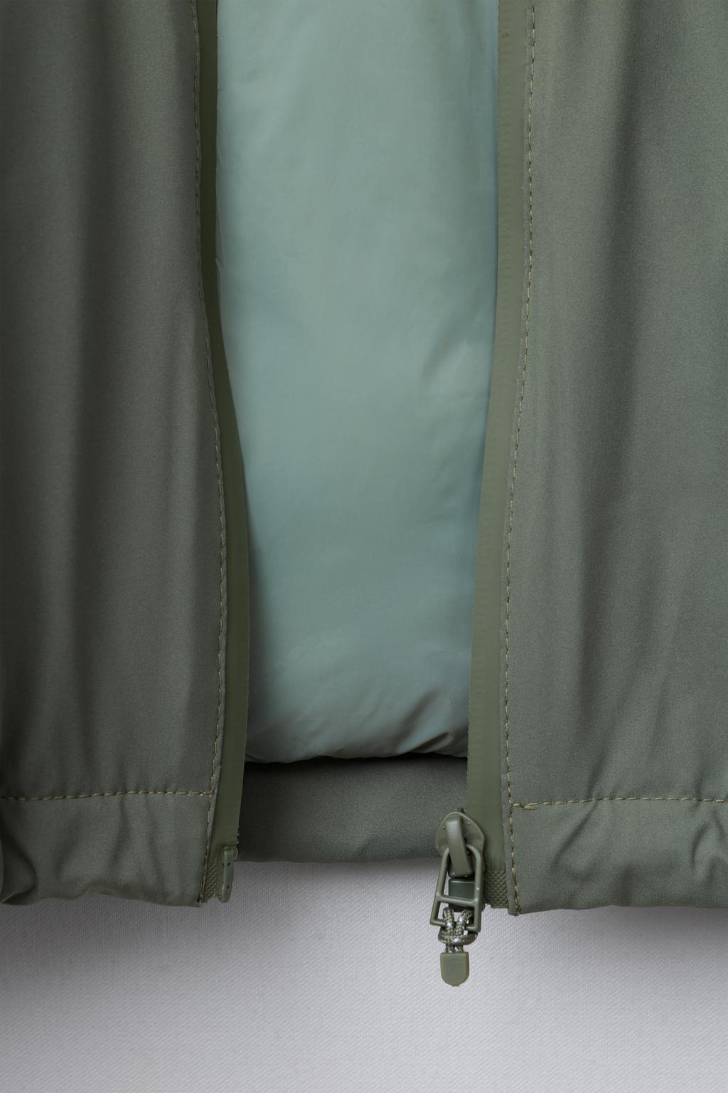 Пуховик с капюшоном