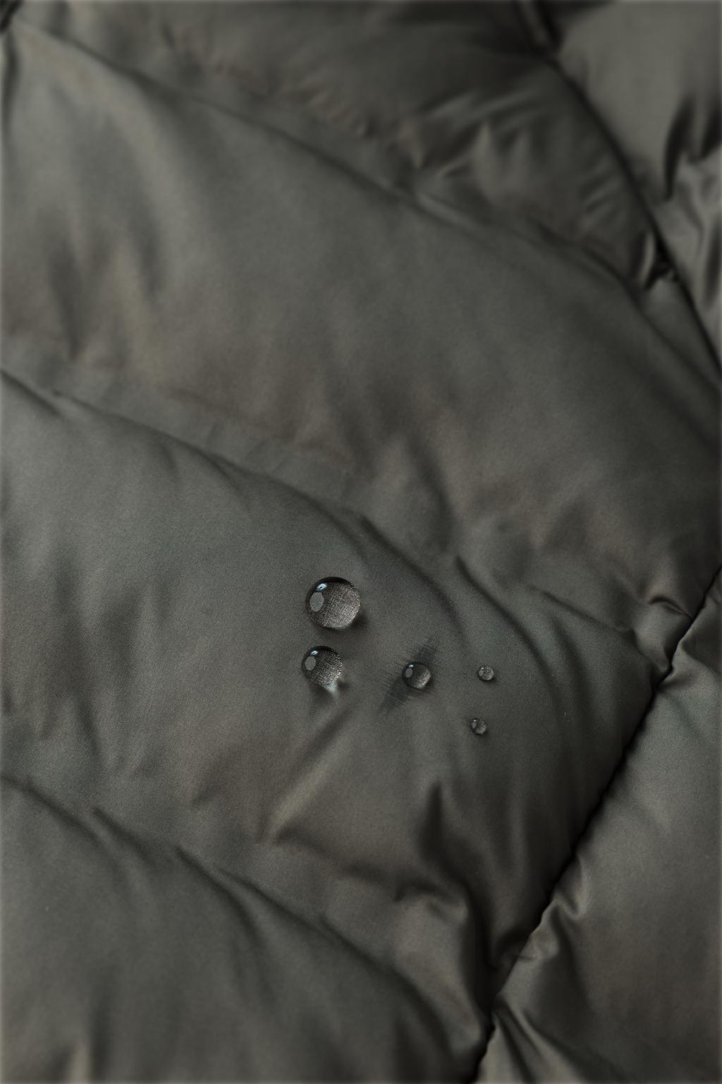 УЛЬТРАЛЕГКАЯ КУРТКА С КАПЮШОНОМ WATER REPELLENT