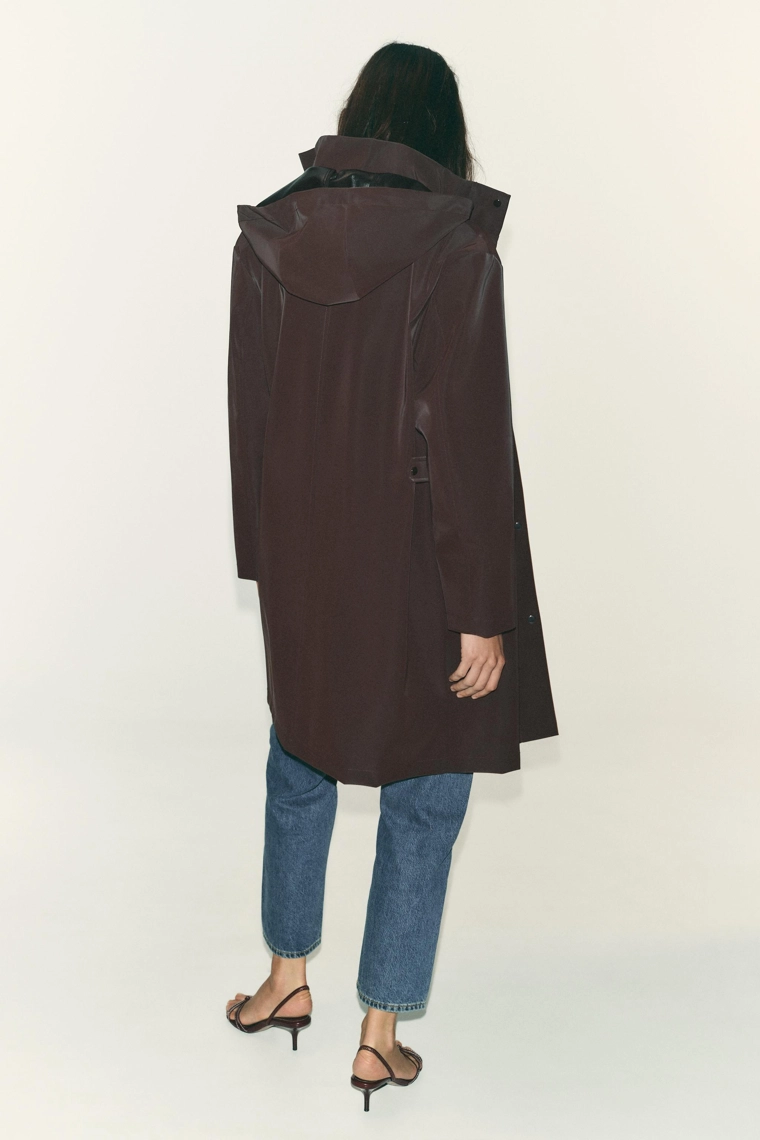 ВЕТРОЗАЩИТНАЯ ПРОРЕЗИНЕННАЯ КУРТКА С КАПЮШОНОМ