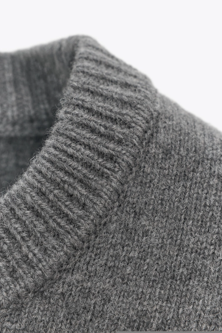 ШЕРСТЯНОЙ ТОП-ЖИЛЕТ С ПЛИССИРОВКОЙ НА ПЛЕЧАХ