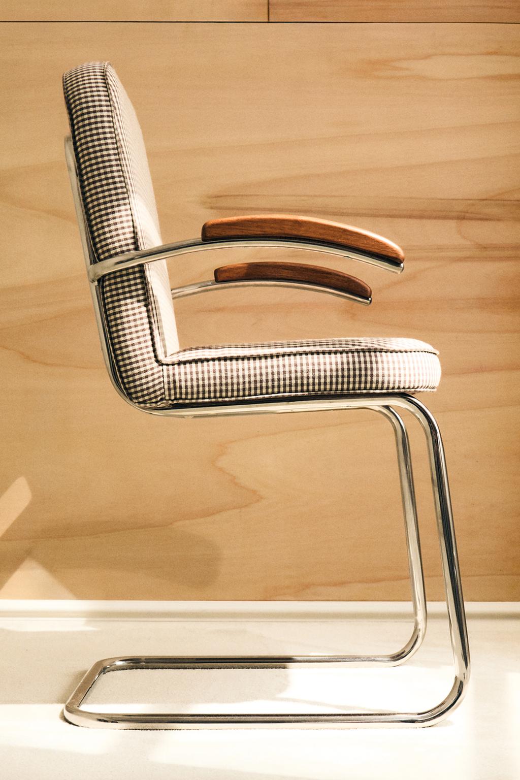 Детский винтажный хромированный стул