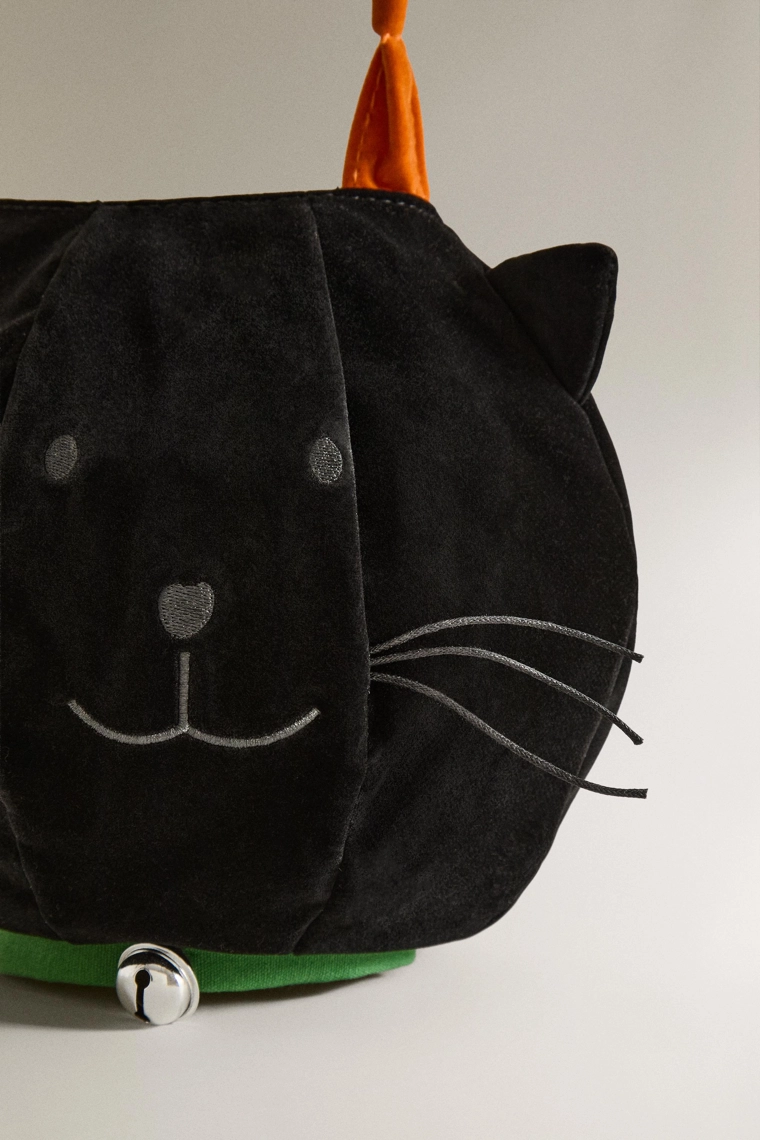 Многоцветная одежда