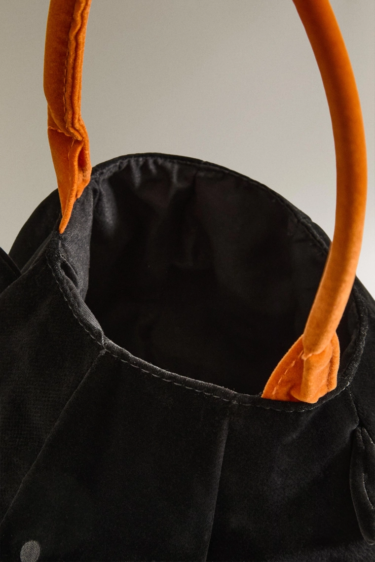 Многоцветная одежда