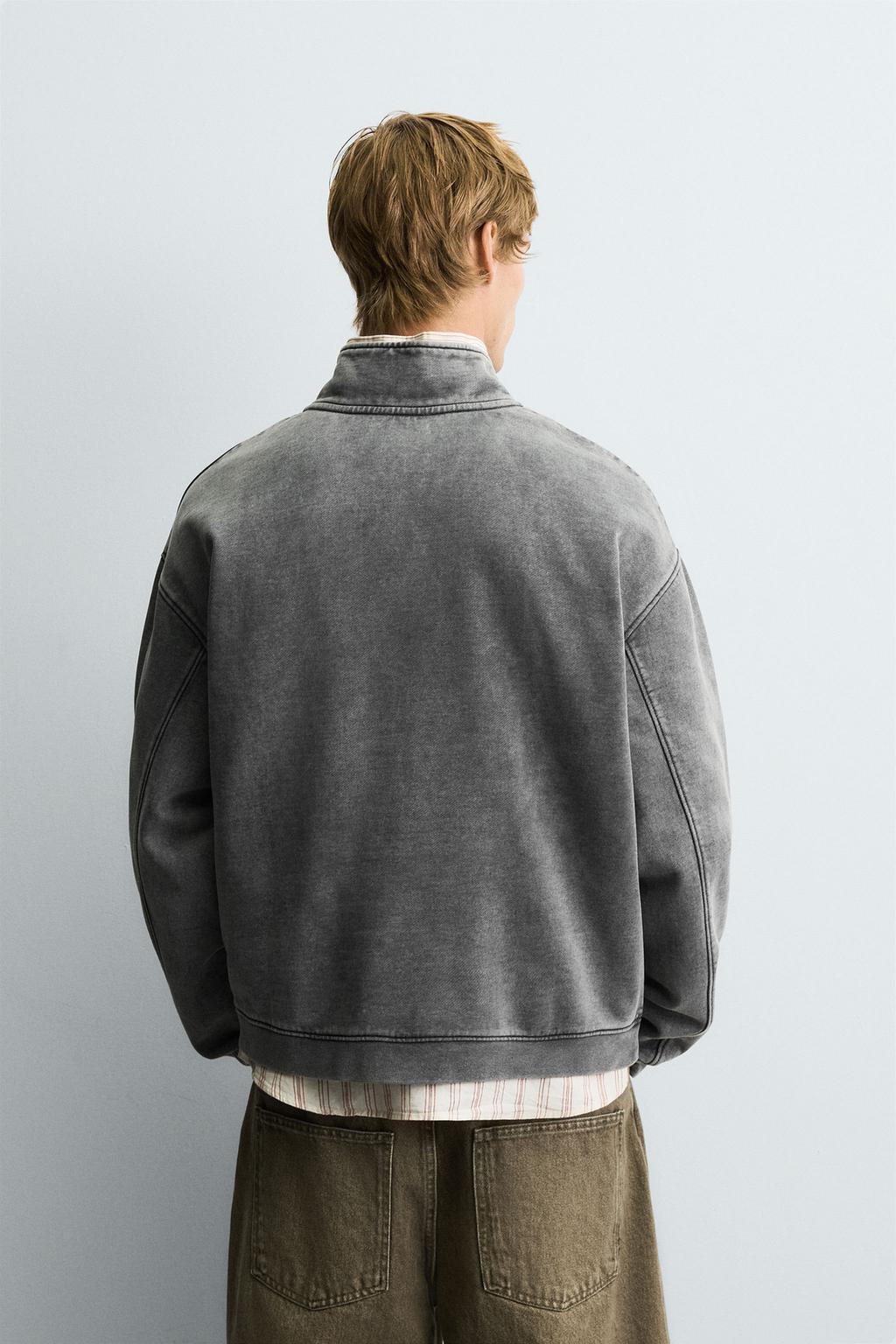 ТОЛСТОВКА С ЭФФЕКТОМ ПОТЕРТОСТИ И ВОРОТНИКОМ НА МОЛНИИ