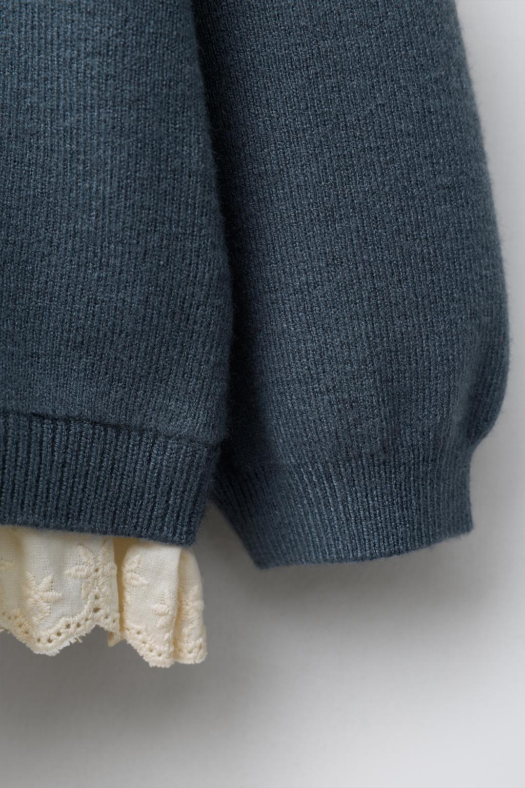 СВИТЕР С КРУЖЕВОМ И ВЫШИВКОЙ