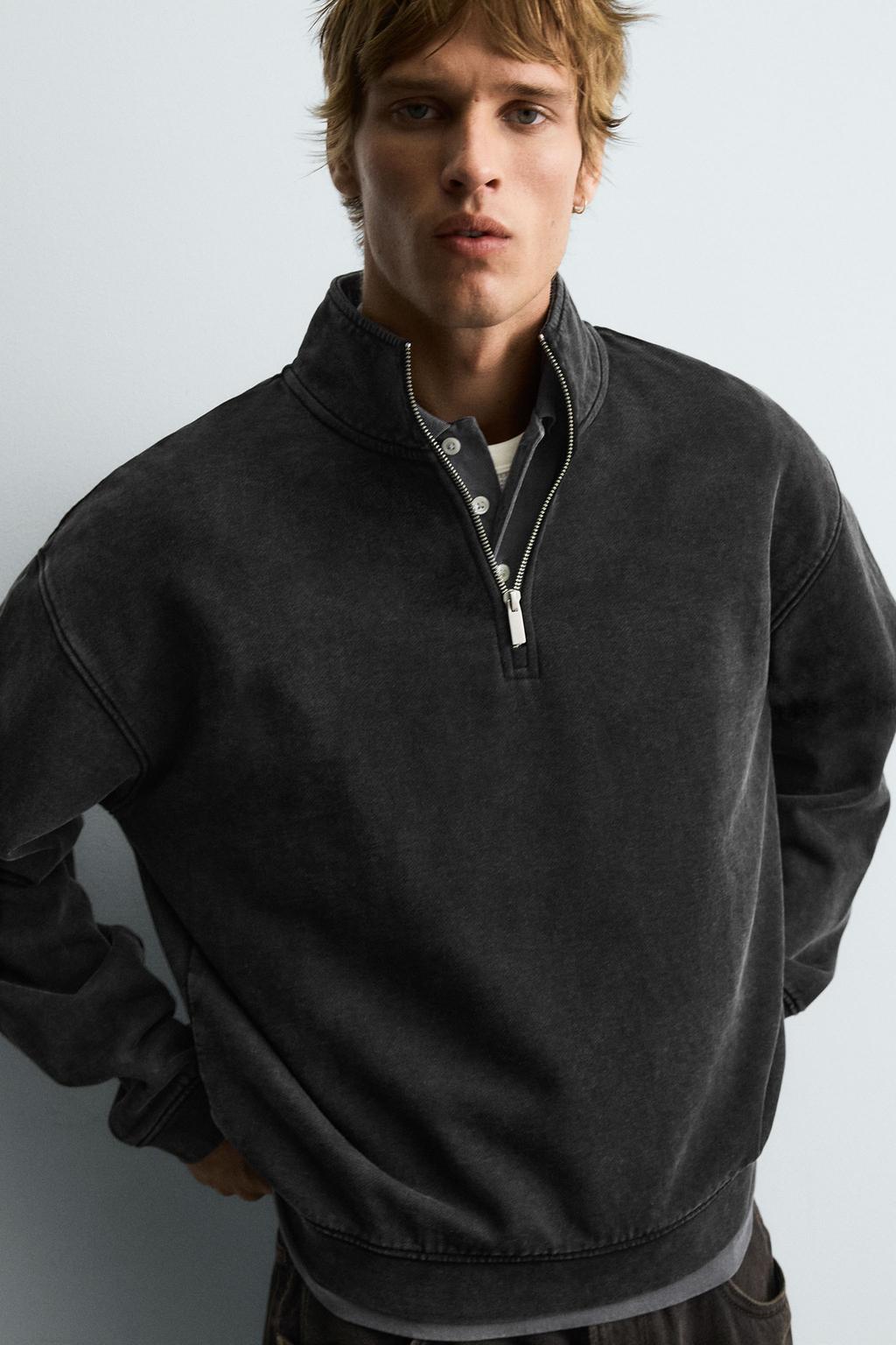 ТОЛСТОВКА С ЭФФЕКТОМ ПОТЕРТОСТИ И ВОРОТНИКОМ НА МОЛНИИ