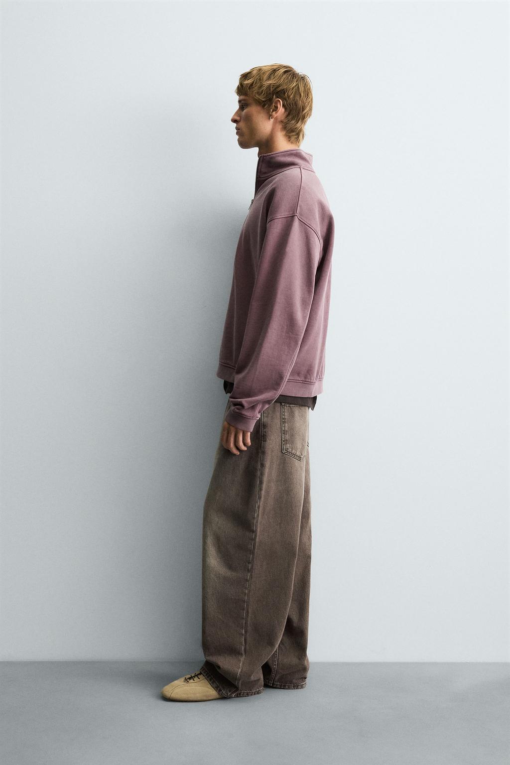 ТОЛСТОВКА С ЭФФЕКТОМ ПОТЕРТОСТИ И ВОРОТНИКОМ НА МОЛНИИ