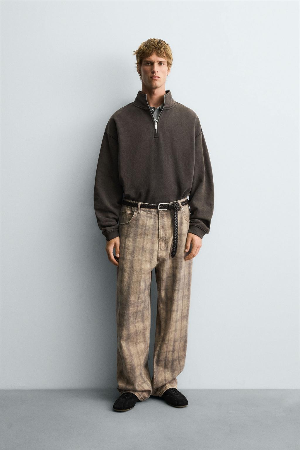 ТОЛСТОВКА С ЭФФЕКТОМ ПОТЕРТОСТИ И ВОРОТНИКОМ НА МОЛНИИ