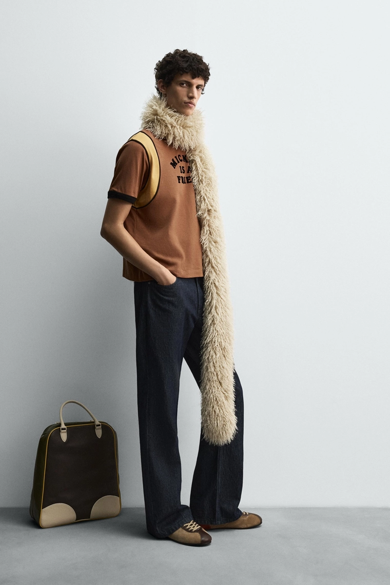 ФУТБОЛКА С КОНТРАСТНОЙ НАДПИСЬЮ HARRY LAMBERT FOR ZARA X DISNEY