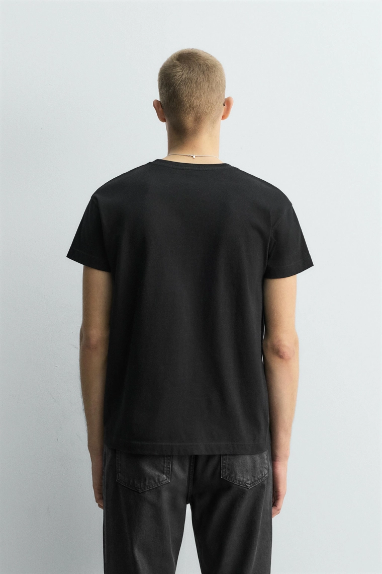 ФУТБОЛКА RELAXED FIT С КАРМАНОМ