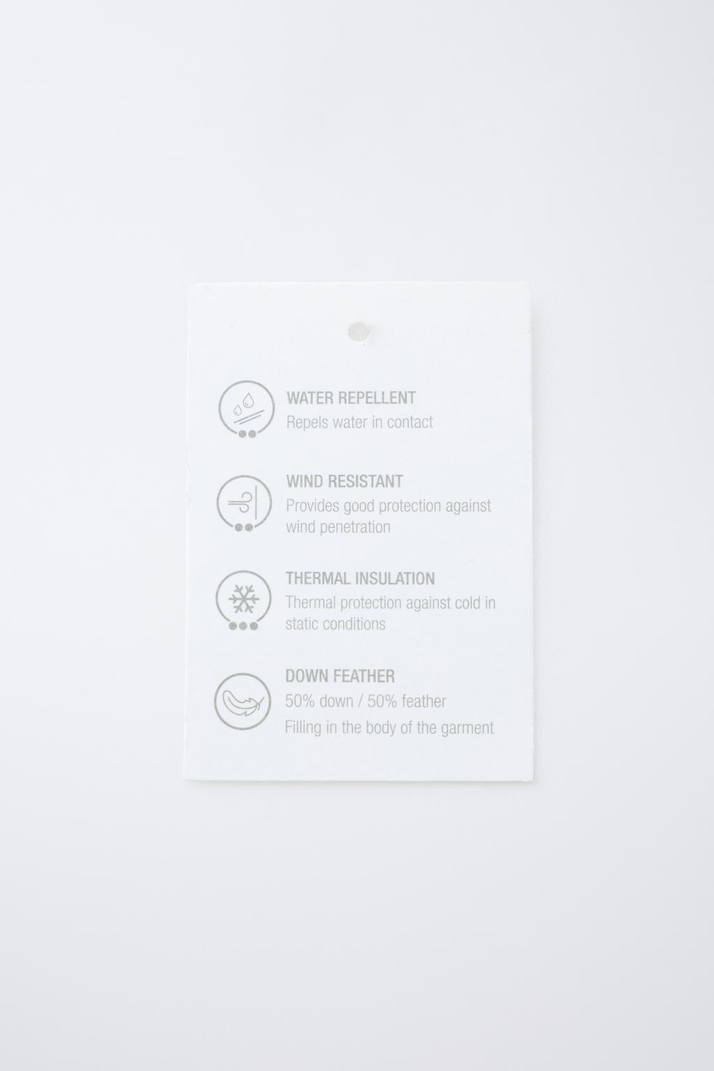 ВОДООТТАЛКИВАЮЩИЙ И ВЕТРОЗАЩИТНЫЙ ПУХОВИК С ПЕРЬЯМИ И ПУХОМ