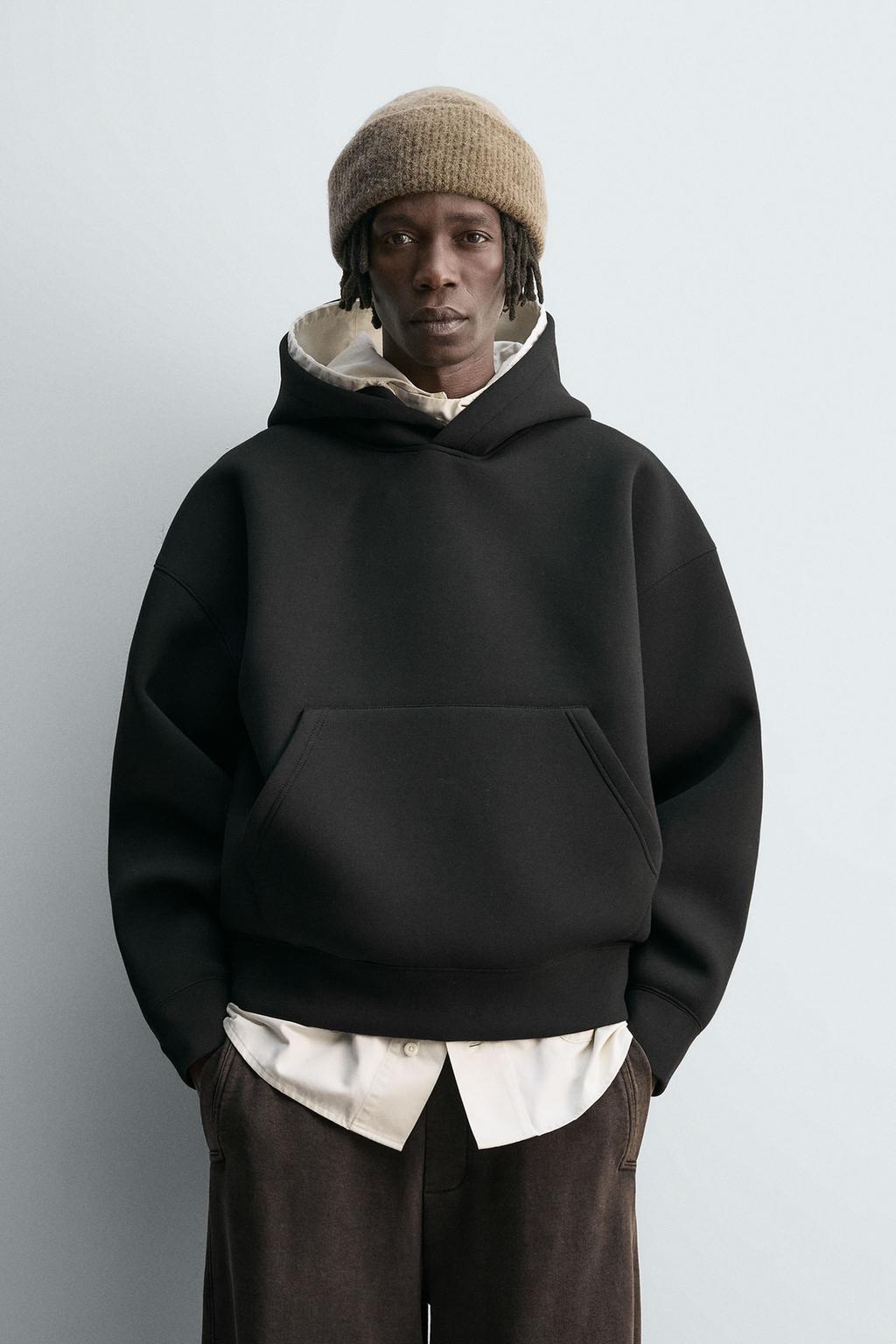 ТОЛСТОВКА ИЗ НЕОПРЕНА С РЕЛЬЕФНОЙ НАДПИСЬЮ