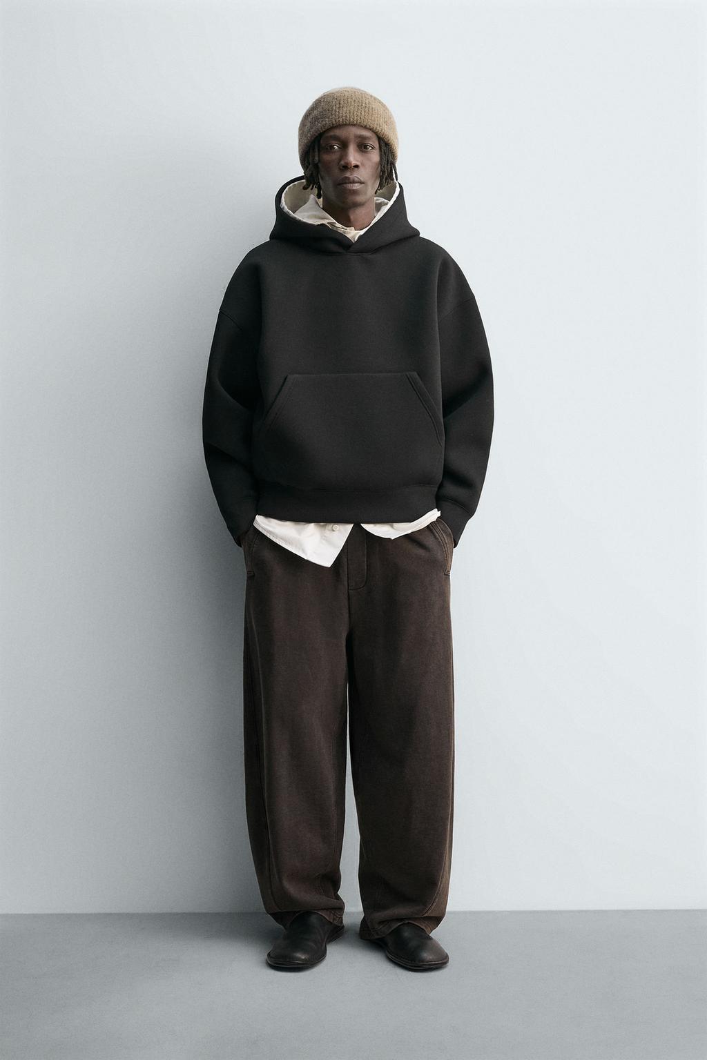 ТОЛСТОВКА ИЗ НЕОПРЕНА С РЕЛЬЕФНОЙ НАДПИСЬЮ