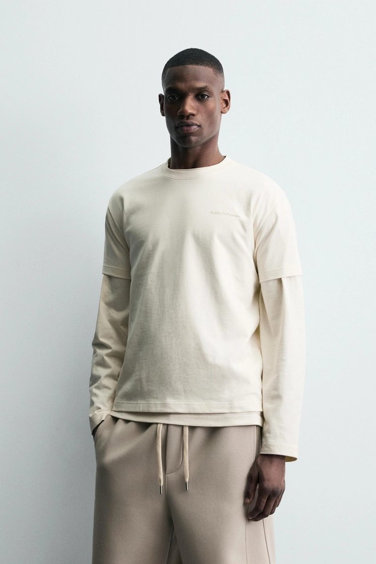 ФУТБОЛКА С РЕЛЬЕФНОЙ НАДПИСЬЮ