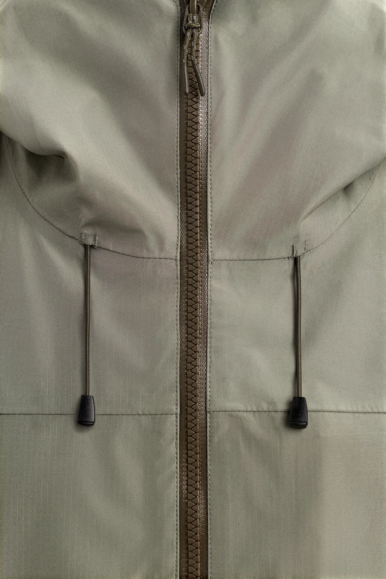 Легко-зеленая блузка