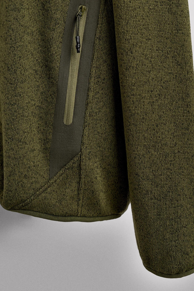 Кардиган из флиса с контрастными вставками