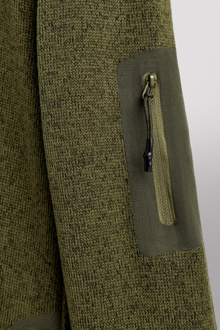 Кардиган из флиса с контрастными вставками