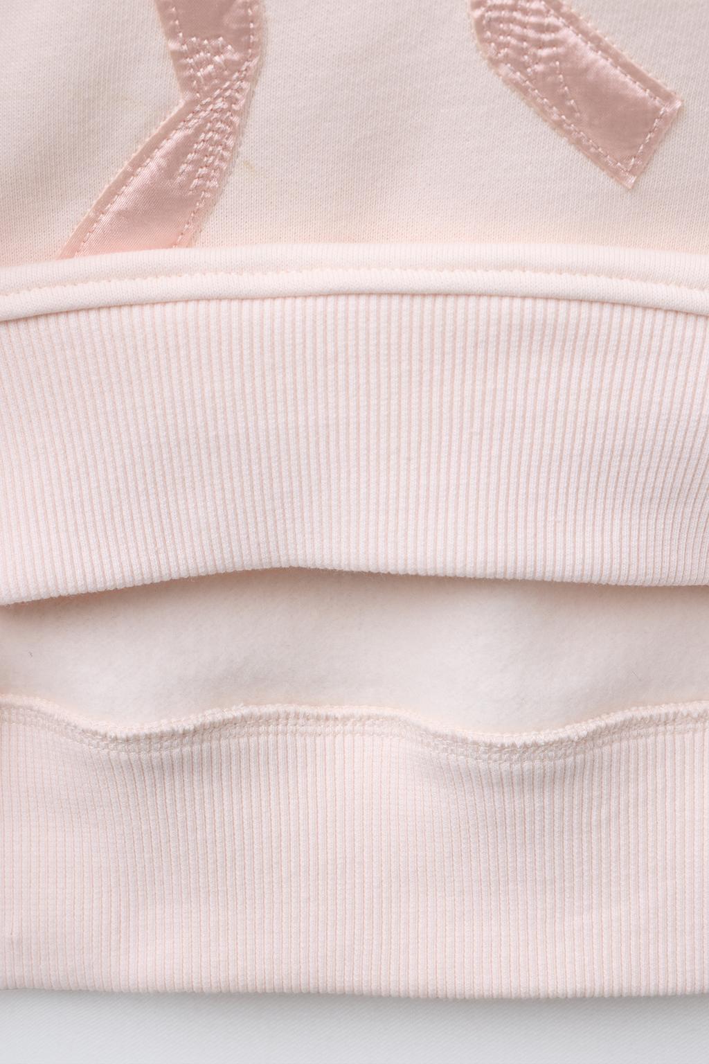 ТОЛСТОВКА С АТЛАСНЫМ БАНТОМ И ВЫШИВКОЙ