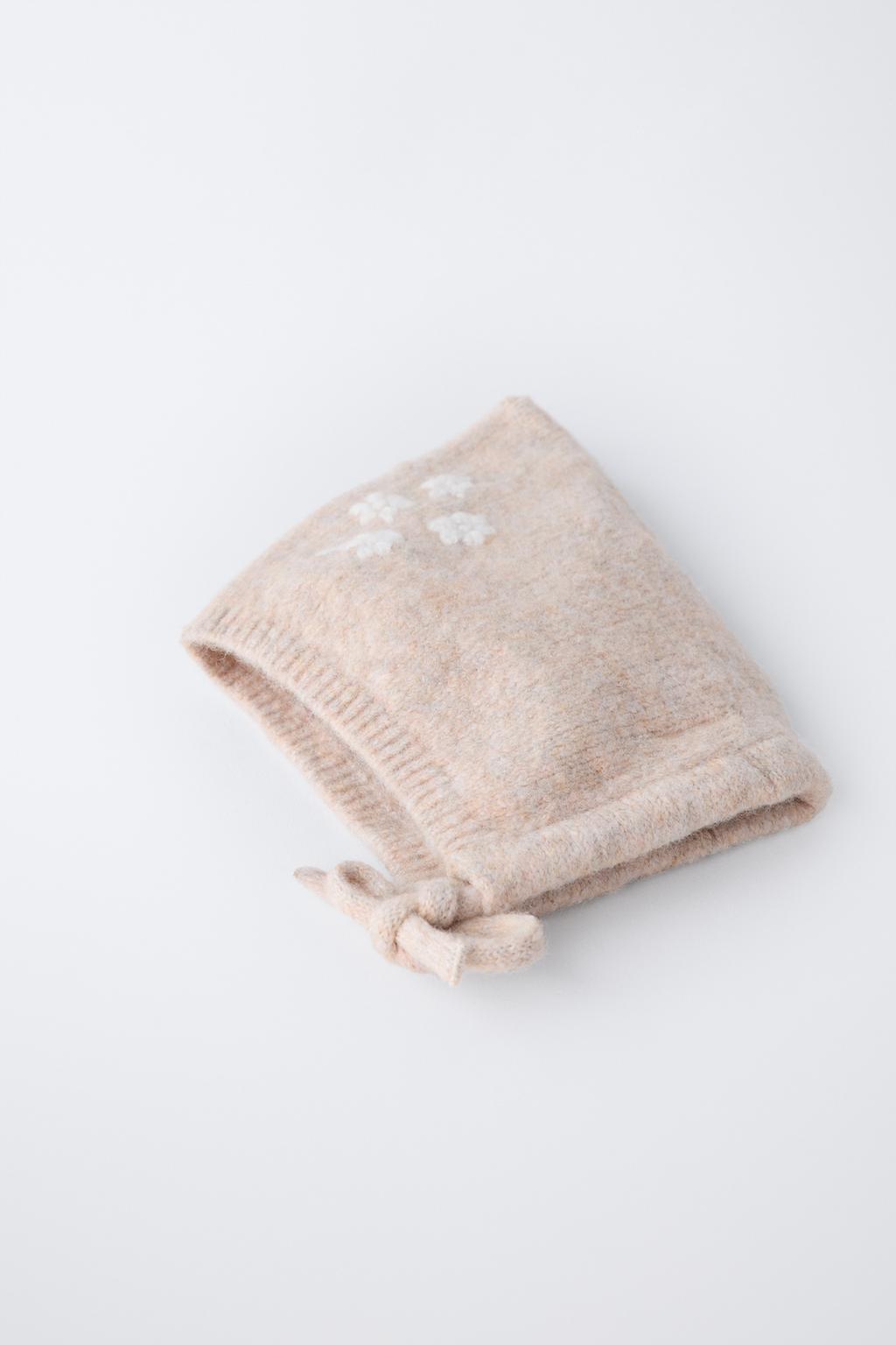 ТРИКОТАЖНЫЙ ЧЕПЧИК С ЦВЕТОЧНОЙ ВЫШИВКОЙ