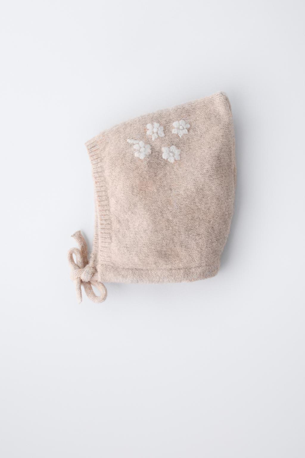 ТРИКОТАЖНЫЙ ЧЕПЧИК С ЦВЕТОЧНОЙ ВЫШИВКОЙ