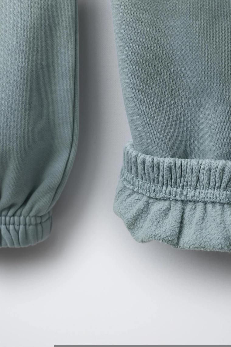 КОМПЛЕКТ ИЗ ХУДИ И БРЮК-ДЖОГГЕРОВ С СЕРДЕЧКОМ