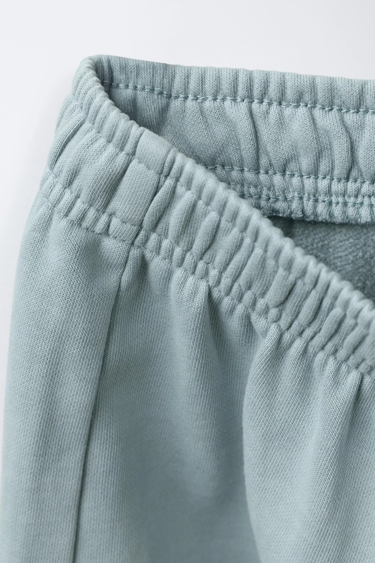 КОМПЛЕКТ ИЗ ХУДИ И БРЮК-ДЖОГГЕРОВ С СЕРДЕЧКОМ