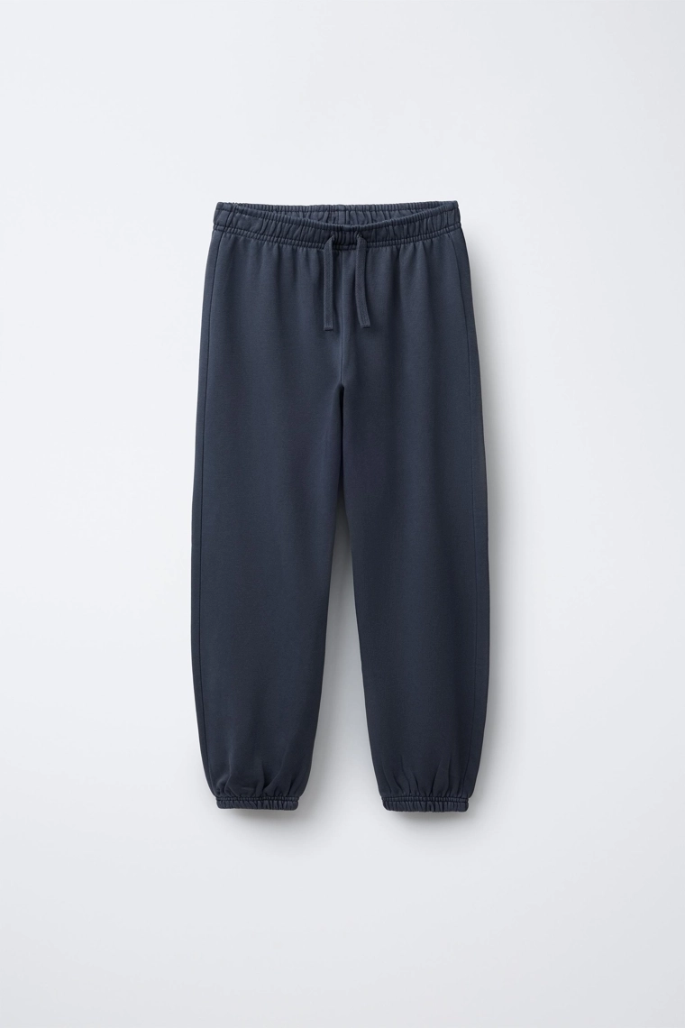 КОМПЛЕКТ ИЗ ХУДИ И БРЮК-ДЖОГГЕРОВ С СЕРДЕЧКОМ