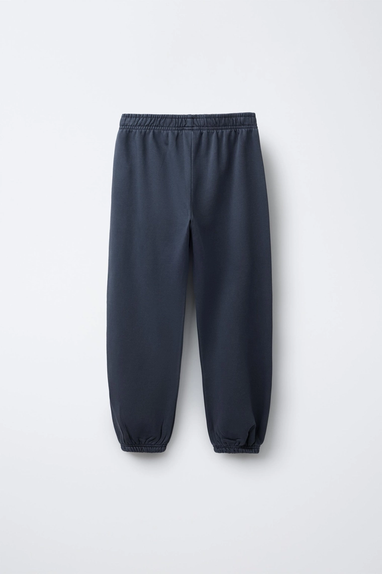 КОМПЛЕКТ ИЗ ХУДИ И БРЮК-ДЖОГГЕРОВ С СЕРДЕЧКОМ