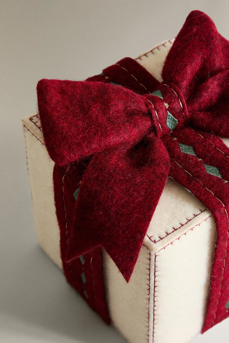 Средний подарок на рождество с подсветкой для пола