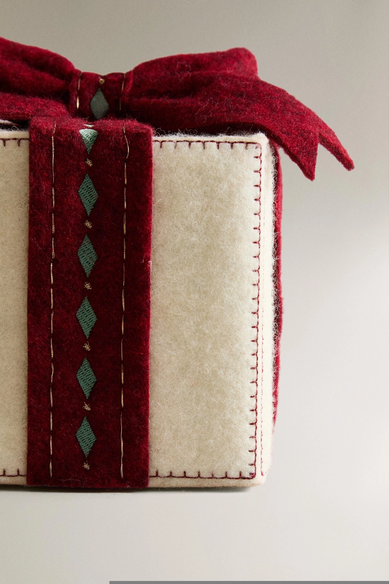 Средний подарок на рождество с подсветкой для пола