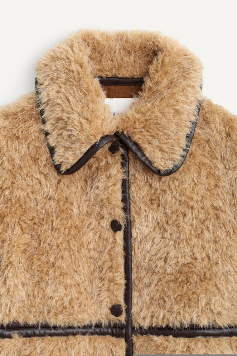 Пальто из искусственного меха - limited edition