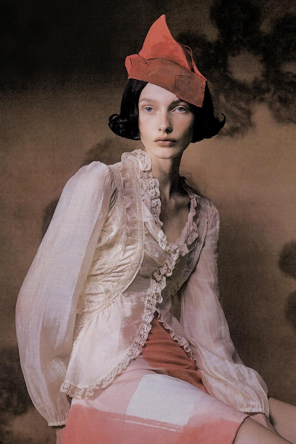 Асимметричная рубашка с кружевом