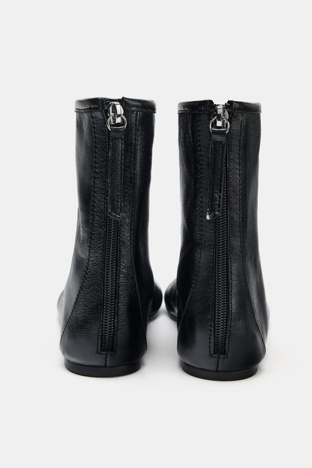 КОЖАНЫЕ БОТИНКИ НА ПЛОСКОЙ ПОДОШВЕ