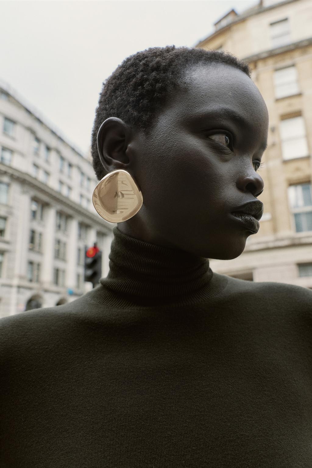 БАЗОВЫЙ ОДНОТОННЫЙ СВИТЕР