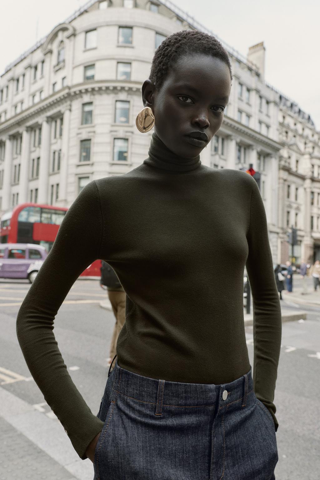 БАЗОВЫЙ ОДНОТОННЫЙ СВИТЕР