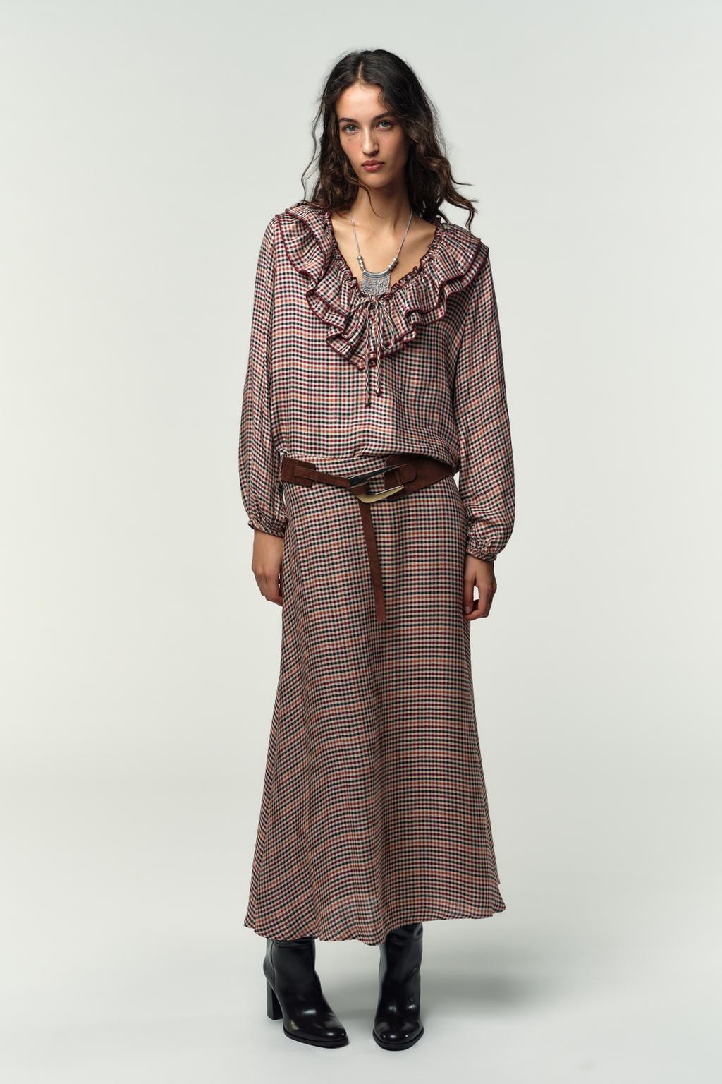 БЛУЗА В КЛЕТКУ С ВОЛАНАМИ