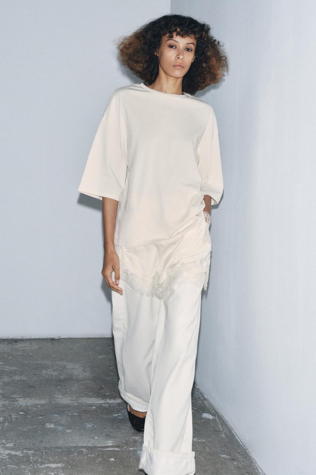 КОМБИНИРОВАННАЯ ФУТБОЛКА С КРУЖЕВОМ