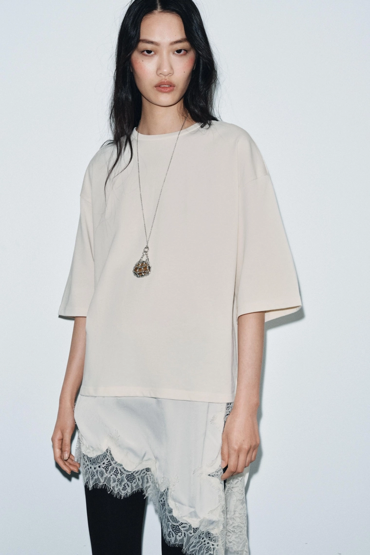 КОМБИНИРОВАННАЯ ФУТБОЛКА С КРУЖЕВОМ