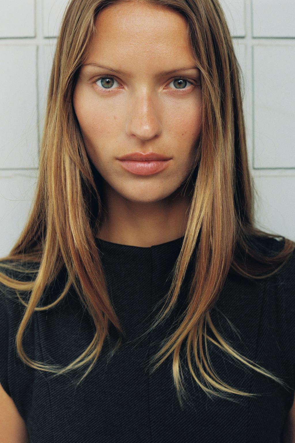 КОРОТКОЕ ПЛАТЬЕ ИЗ САРЖИ