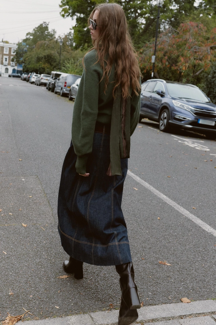 СВИТЕР АСИММЕТРИЧНОГО КРОЯ С БРАСЛЕТОМ