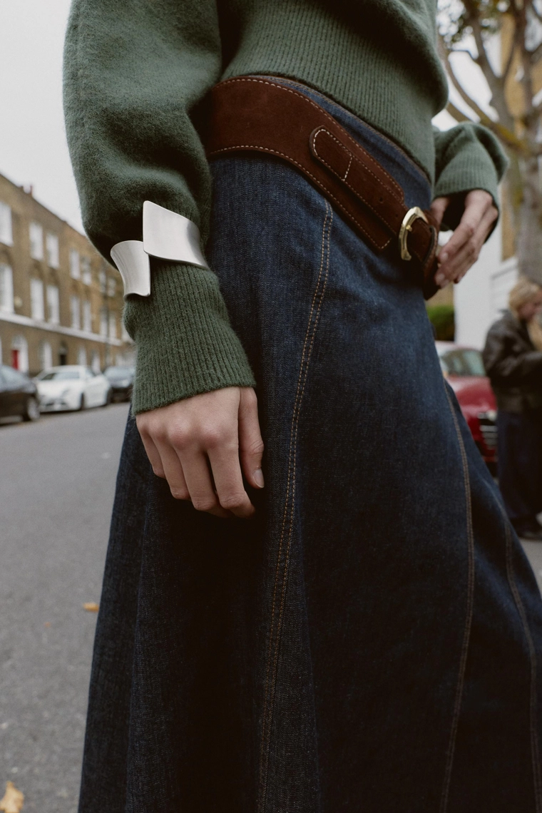 СВИТЕР АСИММЕТРИЧНОГО КРОЯ С БРАСЛЕТОМ